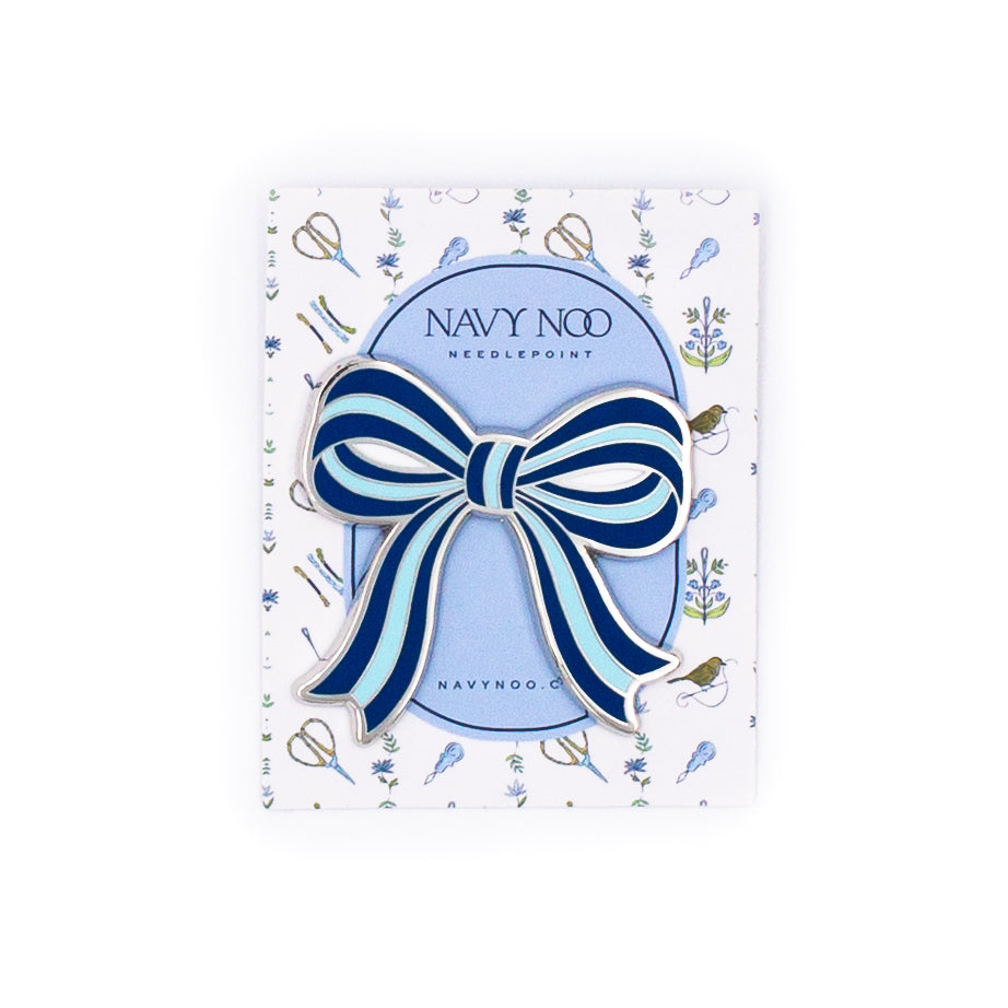 Navy Bow Needle Minder