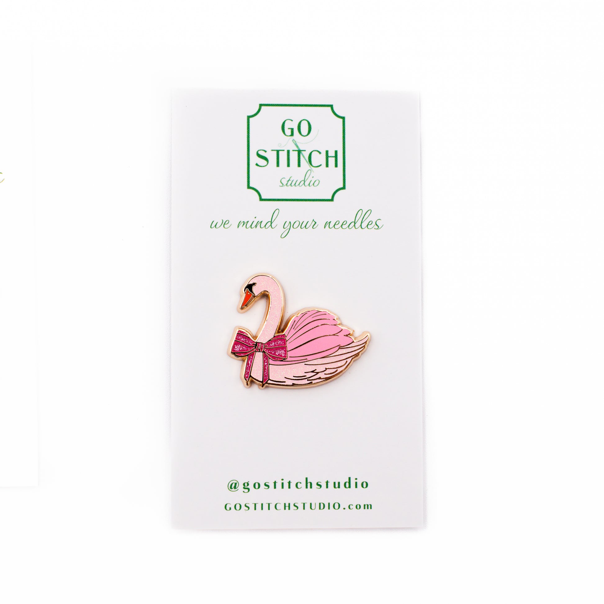 Pink Glitter Swan w/ Bow Needle Minder