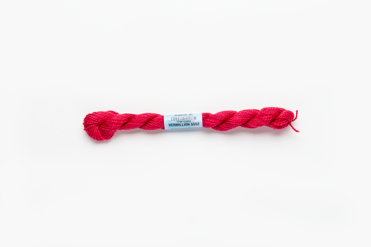 Essentials - 552 Vermilion — silk skein for needlepoint, 18 mesh