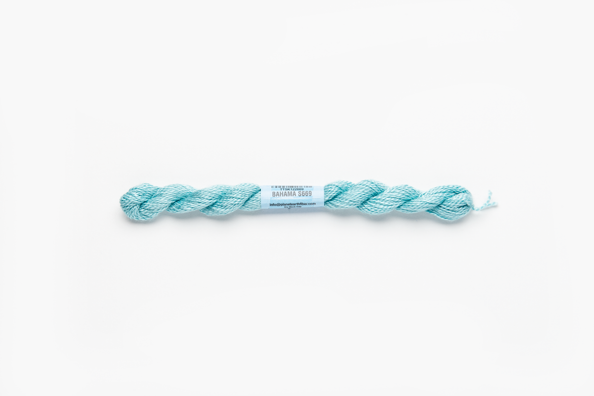 Essentials - 669 Bahamas — silk skein for needlepoint, 18 mesh