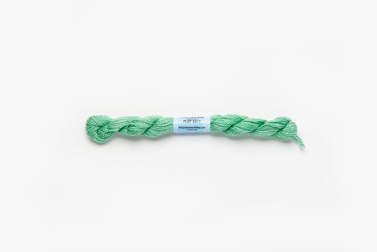 Essentials - 817 Plot — silk skein for needlepoint, 18 mesh